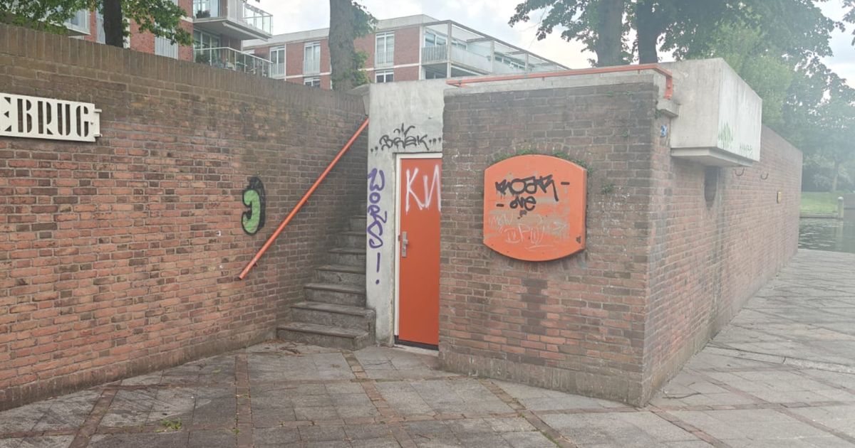 Buurt kiest voor ijszaak, maar ziet vooral een dichte oranje deur