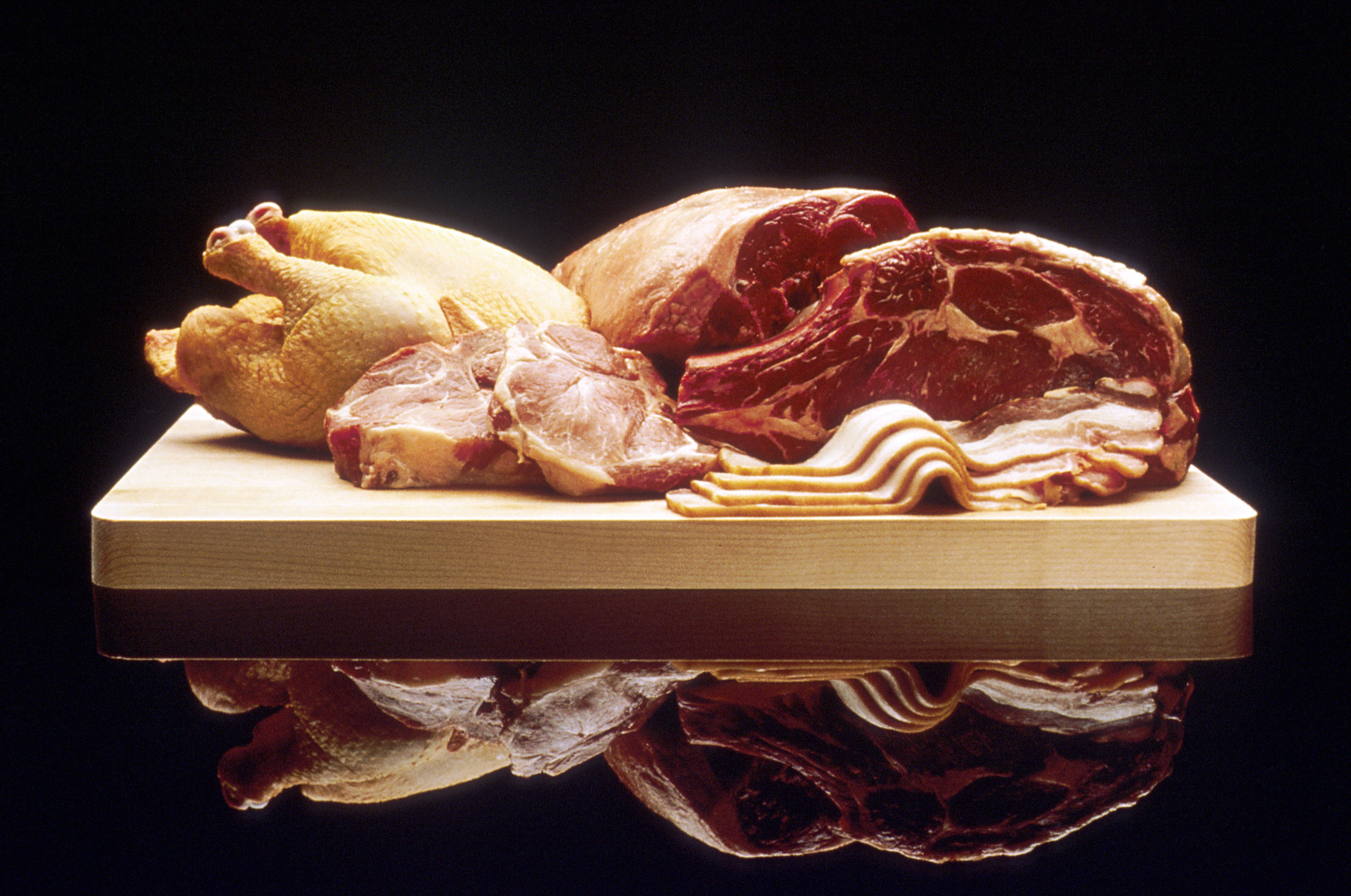 Vlees is het spierweefsel van gewervelde dieren. In de brede zin van het woord omvat het alle dierlijke en soms menselijke weefsels, inclusief organen zoals lever of nieren. In de engste zin slaat de term uitsluitend op het spierweefsel va…