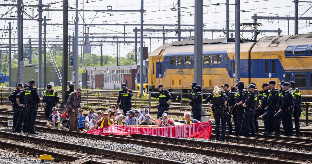 Hoe XR-demonstranten langs de politie glipten en het treinverkeer ontregelden